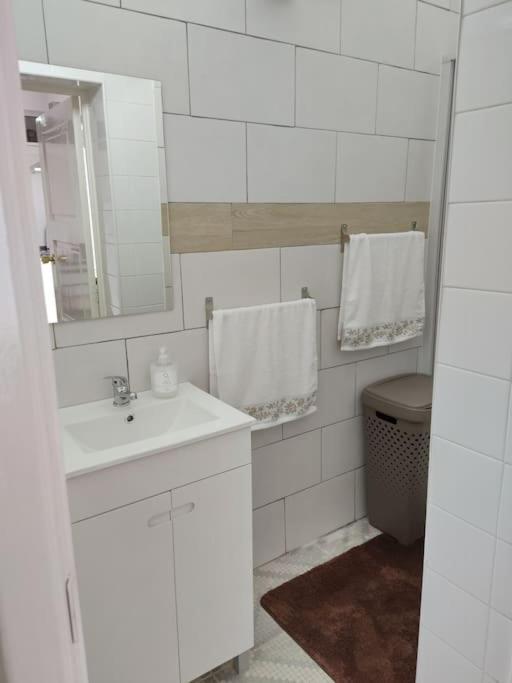 Rua De Baixo Apartments Calheta  المظهر الخارجي الصورة